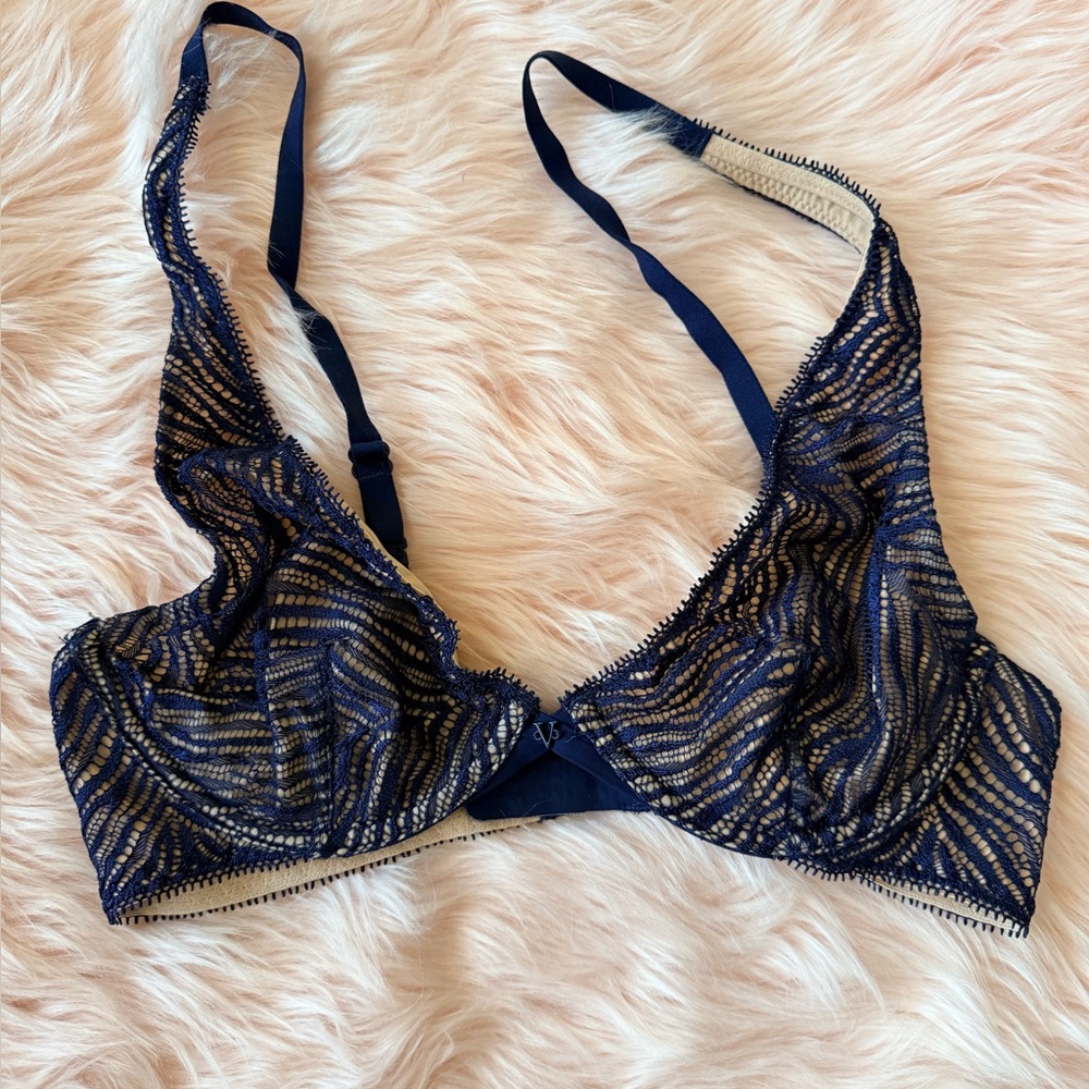 Victoria’s Secret Bra 32B